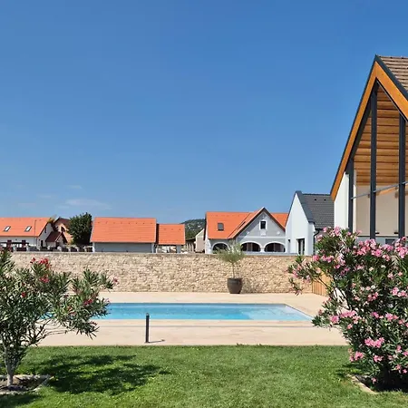 Villa Szépe - Sarolt Dörgicse